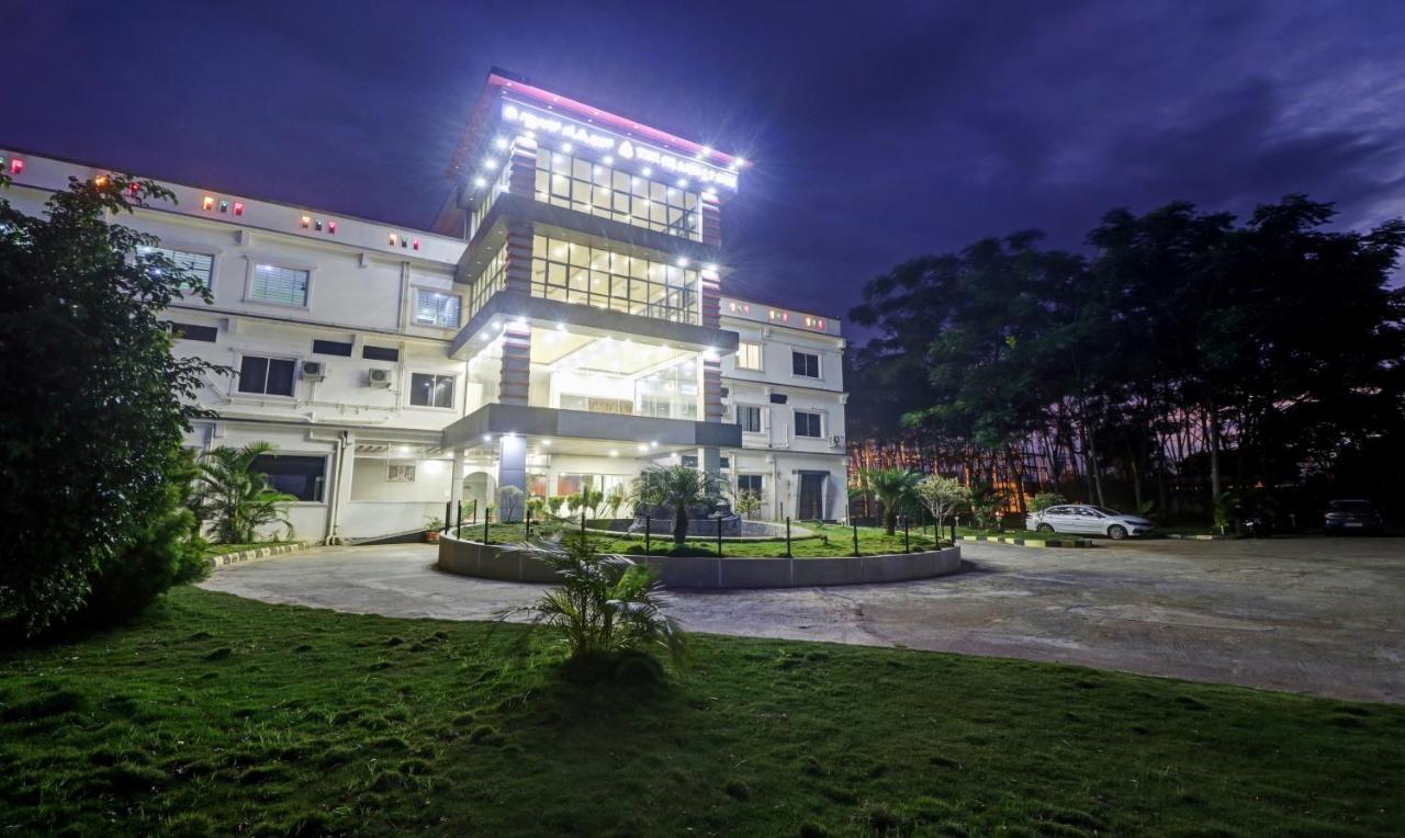 Grand Jp Inn Near 2 Km From Gundlupet Bus Stand エクステリア 写真