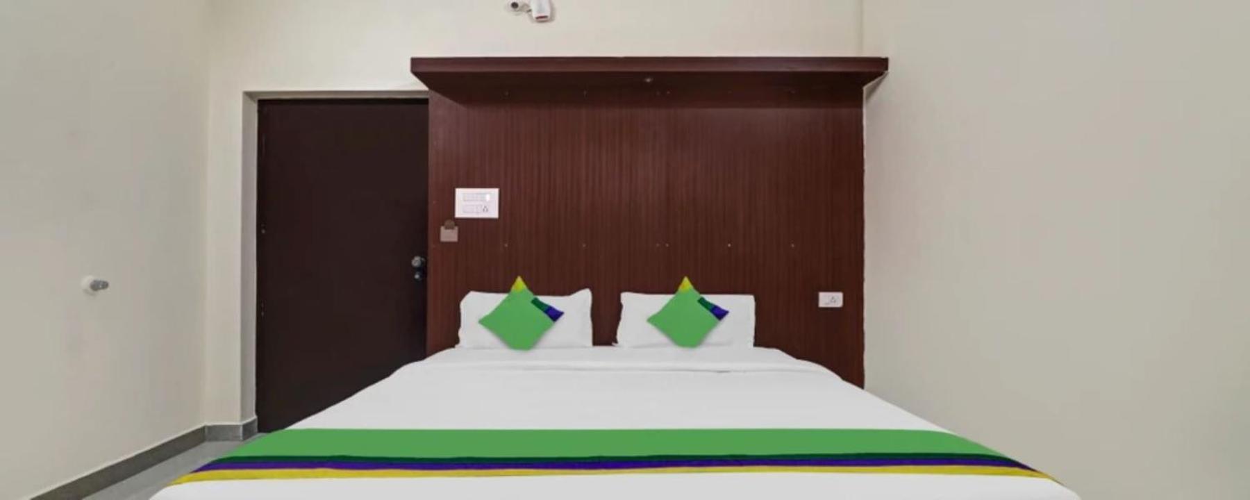 Grand Jp Inn Near 2 Km From Gundlupet Bus Stand エクステリア 写真