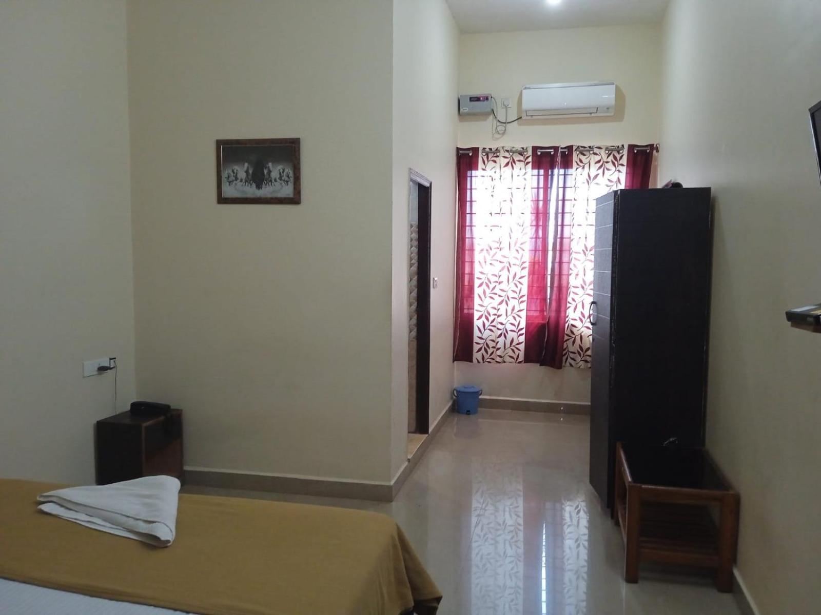 Grand Jp Inn Near 2 Km From Gundlupet Bus Stand エクステリア 写真
